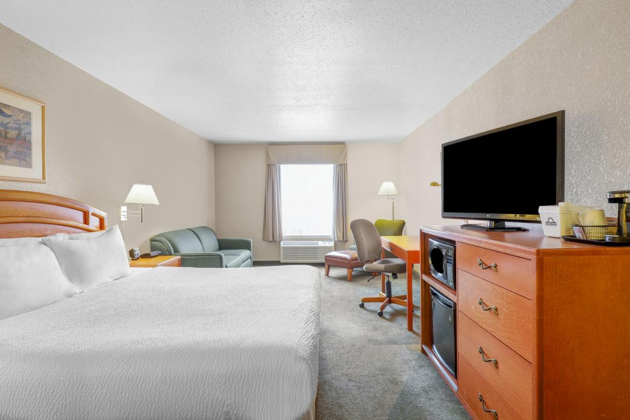 Days Inn By Wyndham Red Deer Exteriér fotografie