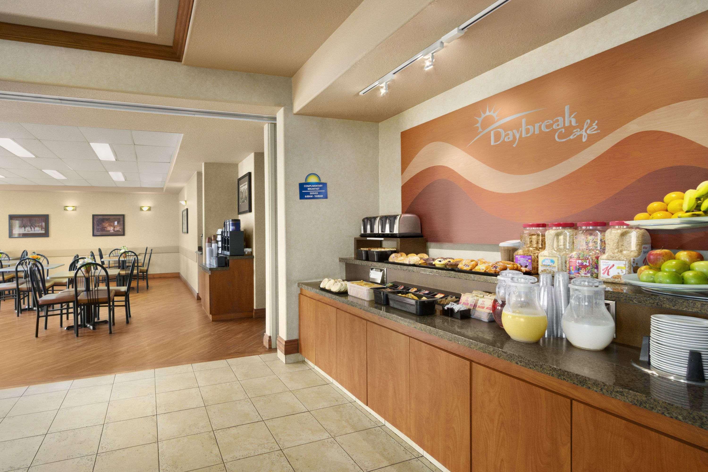 Days Inn By Wyndham Red Deer Exteriér fotografie