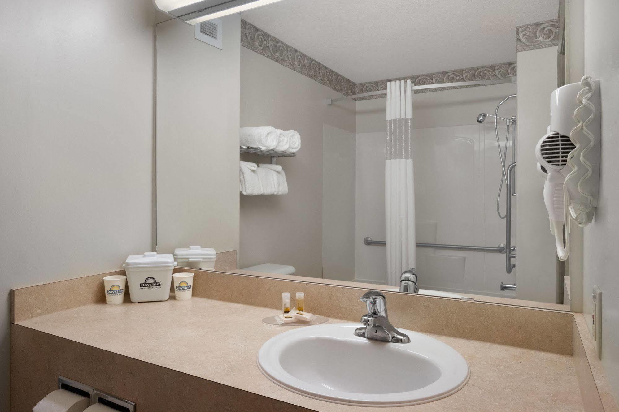 Days Inn By Wyndham Red Deer Exteriér fotografie