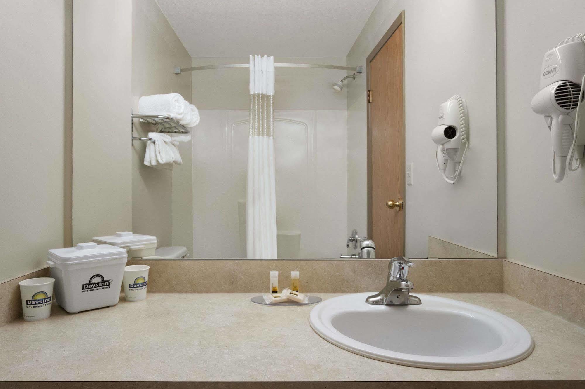 Days Inn By Wyndham Red Deer Exteriér fotografie